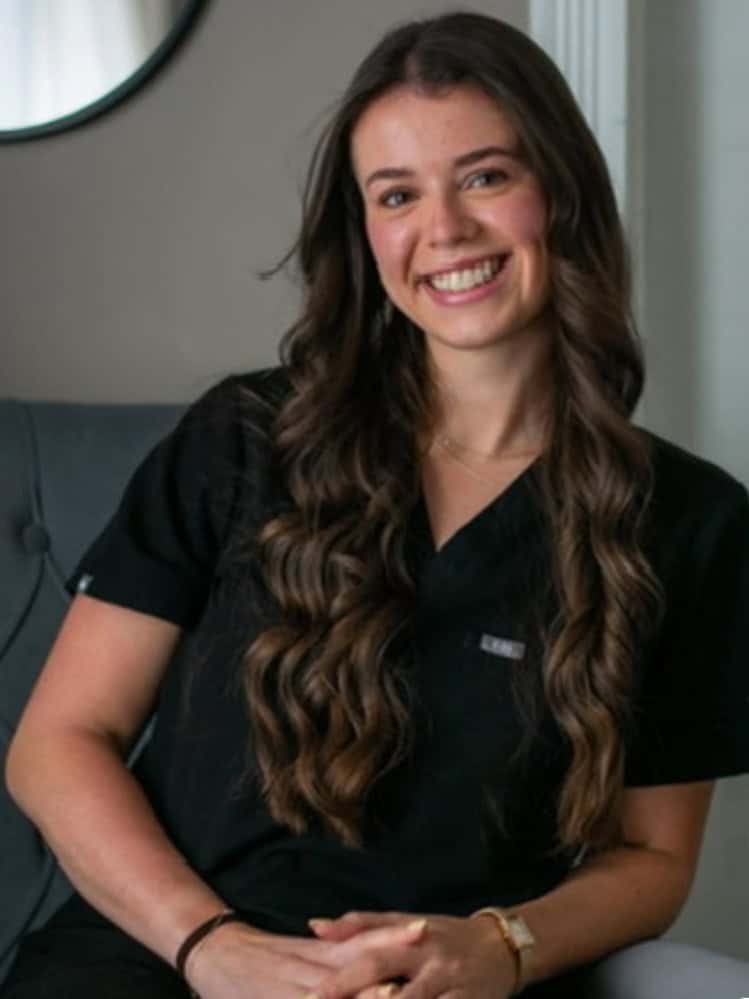 Lainey Oakleaf Headshot